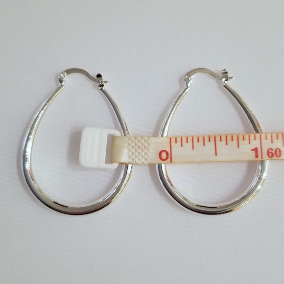 1.5" Sterling Silver Oval Hoops - Picture 4 of 6